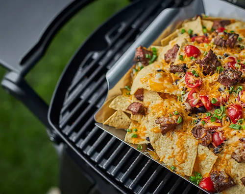 Cheesy Nachos with Steak and Black Beans
